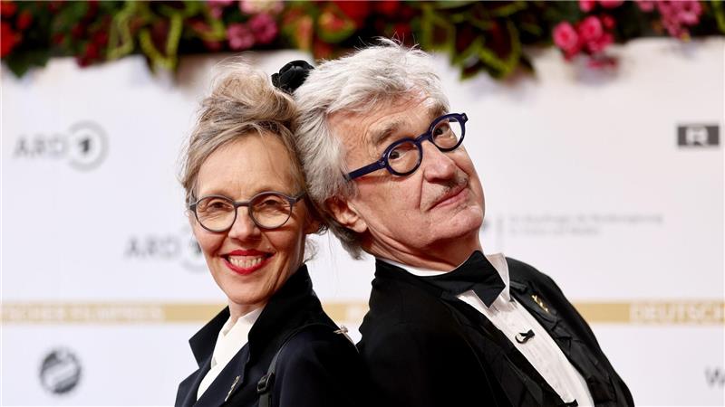 Vom Trümmerkind zum Weltbürger: Wim Wenders wird 80 Wim Wenders und seine Frau Donata. (Archivbild)