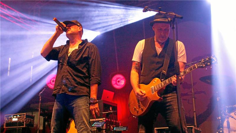 Roland Kaiser oder Oerding? Goslar wählt seine Konzert-Könige Wingenfelder-Auftritt: Sänger Kai und Gitarrist Thorsten stehen bei Miner’s Rock im März 2019 auf der Bühne in der alten Schlosserei des Rammelsbergs.