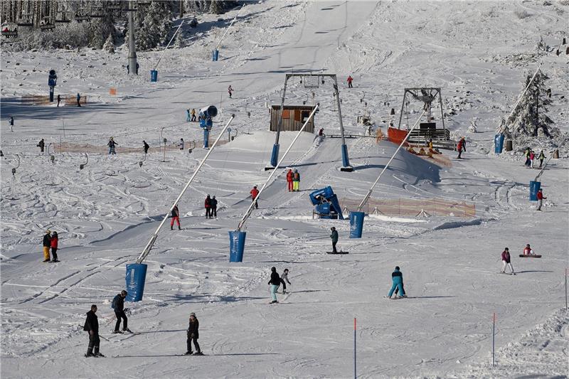 Skibetrieb am Wurmberg startet wieder Wintersportler sind im Bereich Hexenritt am Wurmberg unterwegs.