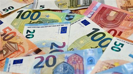 „Wir beobachten, dass Banken immer wieder Kredite vergeben, die für Verbraucherinnen und Verbraucher in der finanziellen Überforderung oder Überschuldung enden.“