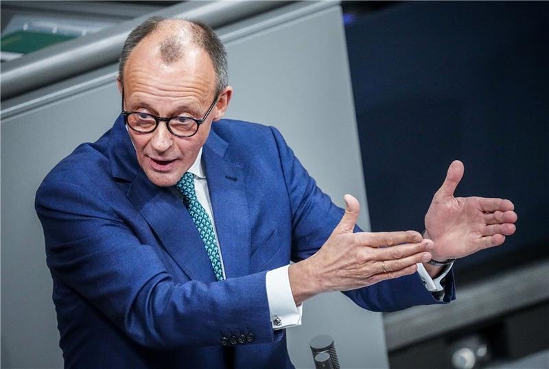 «Wir müssen in der politischen Mitte dieses Landes dafür sorgen, dass die Extremen nicht noch stärker werden», appelliert Merz.