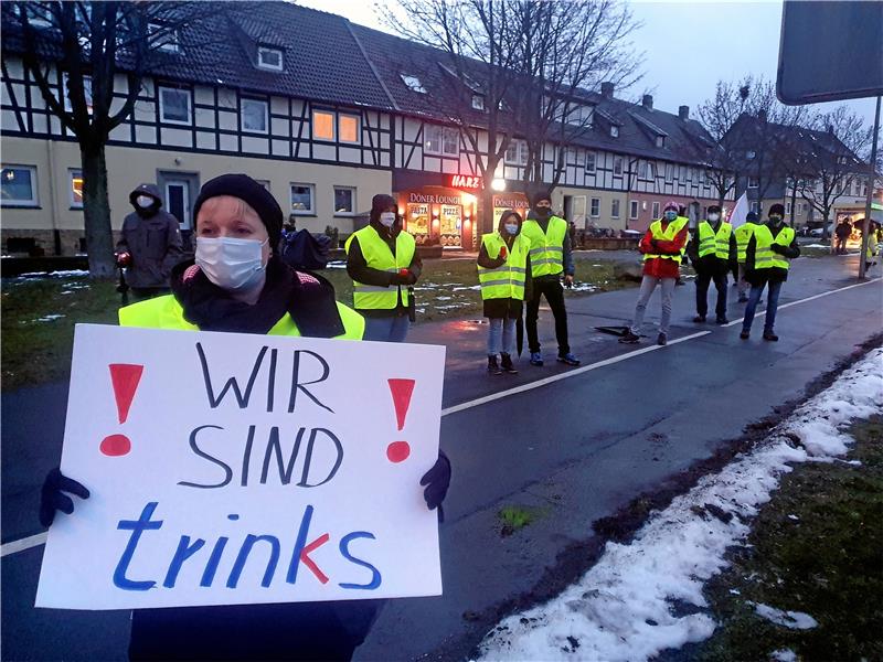 Trinks-Proteste gegen den Umzug nach Hennef „Wir sind Trinks“: Ende März demonstrieren die Mitarbeiter des Goslarer Getränkelogistikers, was sie von den Umzugsplänen des Managements halten.