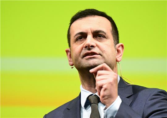 «Wir sind dagegen», sagt FDP-Generalsekretär Bijan Djir-Sarai über ein mögliches AfD-Verbotsverfahren.