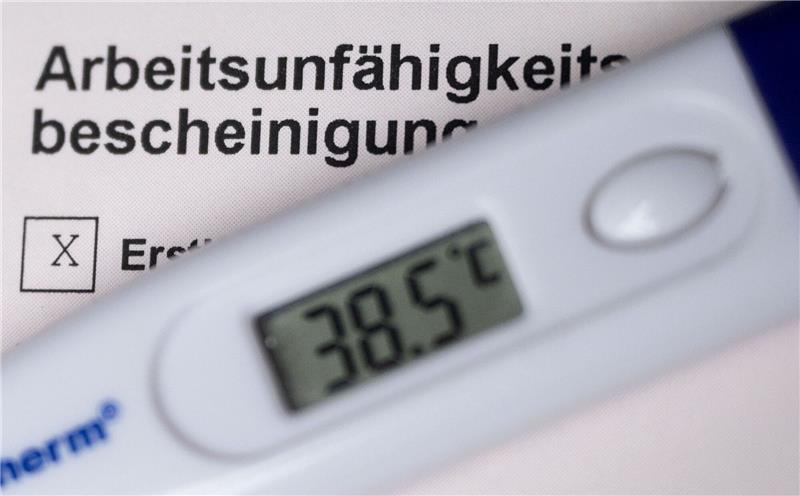 Rufe nach Fortsetzung von telefonischen Krankschreibungen «Wir sollten die Regelung nicht nur fortsetzen, sondern auch jenseits von Atemwegserkrankungen auf weitere akute Beschwerden ausweiten», sagt der gesundheitspolitische Sprecher der Grünen-Bundestagsfraktion, Janosch Dahmen.