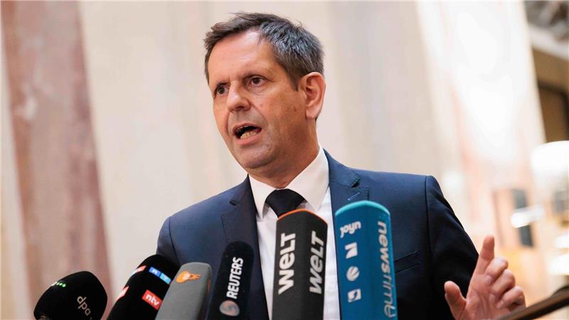 Wirbt beim Ärztetag für mehr Miteinander statt Gegeneinander: Niedersachsens Ministerpräsident Olaf Lies. (Archivbild)