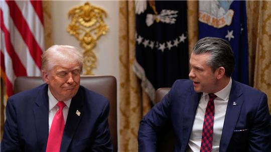 Wird Pentagon-Chef Hegseth zunehmend zur innenpolitischen Belastung für Präsident Trump? (Archivbild)
