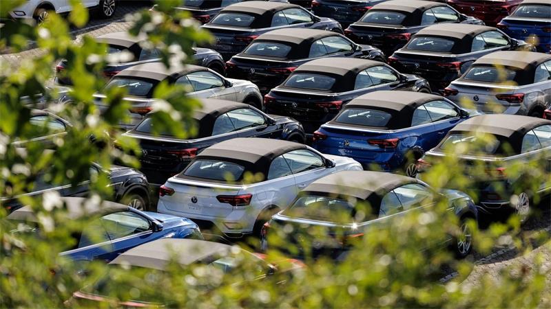VW-Werk Osnabrück soll Rüstungsstandort werden Wird ab Sommer 2027 nicht mehr in Osnabrück produziert: das T-Roc Cabrio.