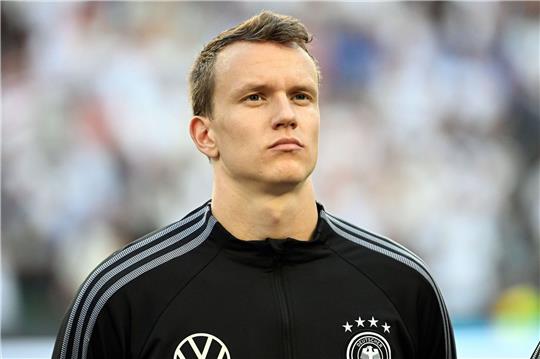 Wird bei der Pressekonferenz vor dem Spiel gegen Costa Rica neben dem Bundestrainer Platz nehmen: Verteidiger Lukas Klostermann.