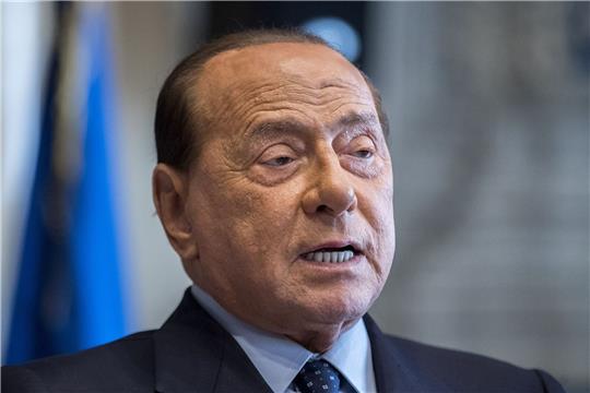 Wird seit vergangenen Mittwoch in einem Krankenhaus behandelt: Silvio Berlusconi.