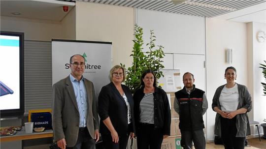 Wirego-Geschäftsführer Dr. Jörg Aßmann (v. l.) mit den beiden Bestplatzierten Teilnehmerinnen Bianca Questereit (Goslarer Wohnstätten GmbH) und Claudia Glaub (Glaub Automation Salzgitter) sowie Marcel Möller (Stadtforst Goslar) und Sara Brandt vom technischen Dienstleister Summitree.