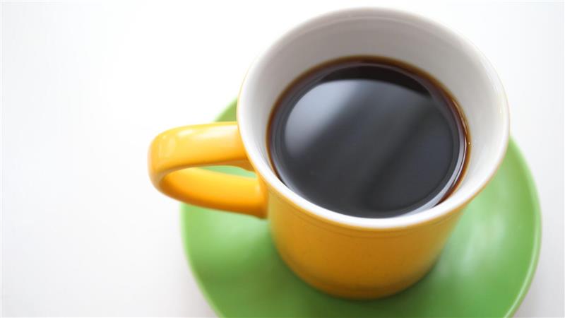 Wirkt Kaffee am Morgen nur so intensiv, weil in der Nacht Entzugserscheinungen entstanden? (Symbolbild)