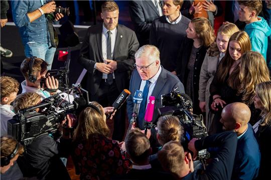 Wirtschaftsminister Bernd Althusmann gewann im Wahlkreis Seevetal das Direktmandat, gehört auf Landesebene aber zu den Wahlverlierern. Foto: dpa