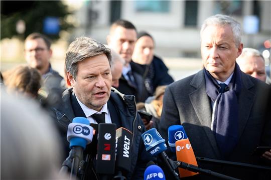Wirtschaftsminister Robert Habeck (l) und sein französischer Amtskollege Bruno Le Maire in Washington.