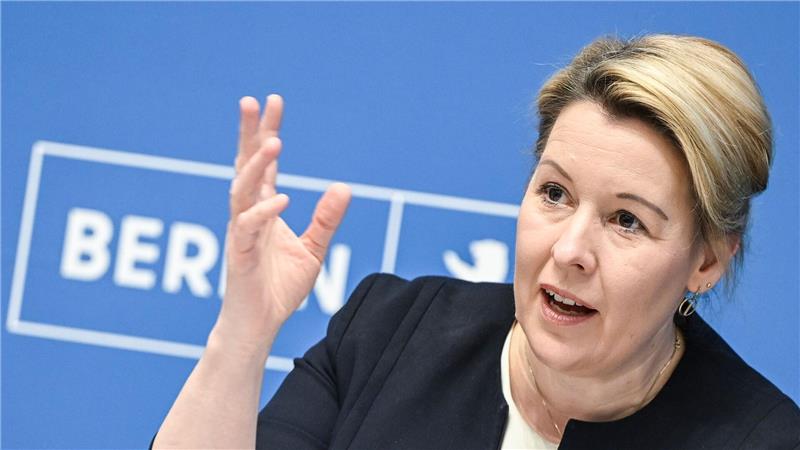 Senat setzt auf Solarausbau und mehr Sicherheit im Stromnetz Wirtschaftssenatorin Franziska Giffey (SPD) setzt auf den weiteren Ausbau von Solarenergie. (Archivfoto)