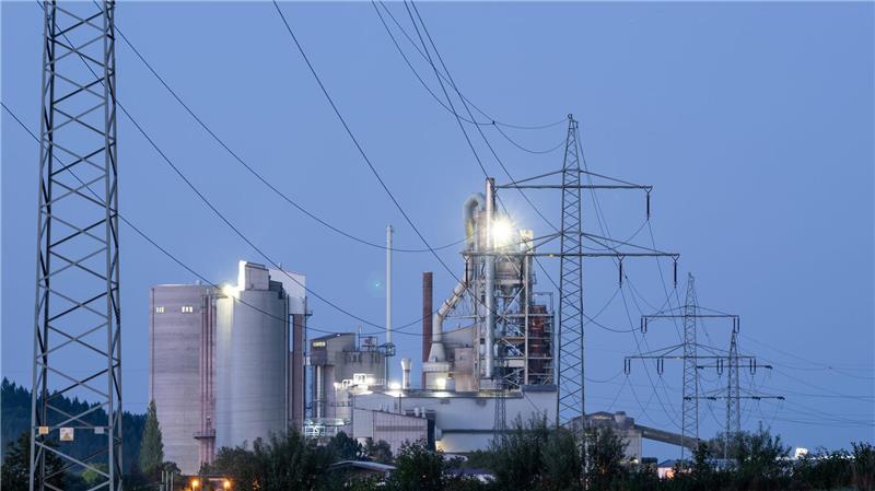 Wirtschaftsverbände beklagen seit langem im internationalen Vergleich hohe Strompreise (Archivbild).