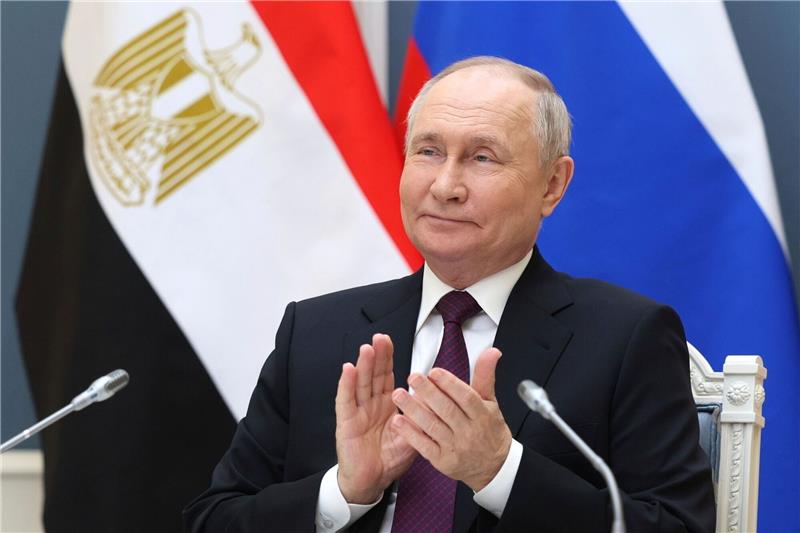Putin als vierter Kandidat zur Präsidentenwahl registriert Wladimir Putin ist seit fast einem Vierteljahrhundert an der Macht.