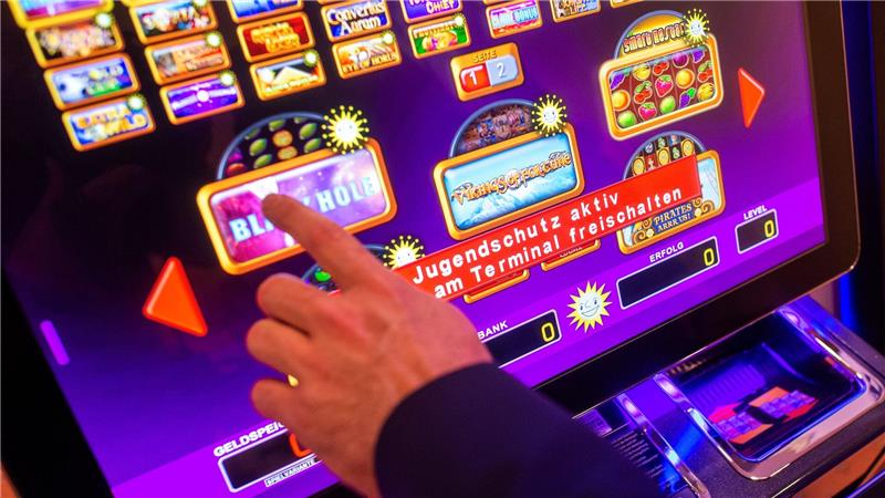 Wo bisher zwei Spielhallen unter einem Dach betrieben werden, darf bald nur noch eine bleiben. (Symbolbild)