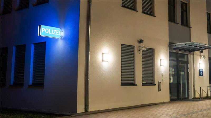 Fünf Festnahmen wegen Anschlagsplan auf Weihnachtsmarkt Wo genau der Anschlag auf den Weihnachtsmarkt geplant war, ist bislang nicht bekannt - es soll sich um den „Raum Dingolfing“ handeln.