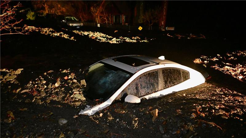 Wo im Januar noch heftige Brände wüteten, drohten nun Erdrutsche und Schlammlawinen.