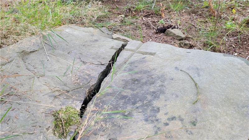 Woher der Grenzstein kommt und wie alt er ist, ist völlig unklar.