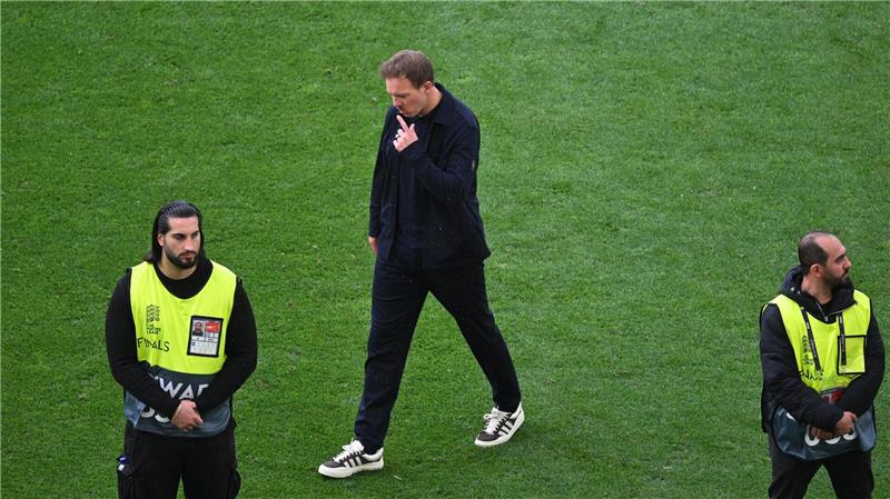 Nagelsmann denkt weiter groß: „Durchmarschieren“ zur WM Wohin geht der Weg in der WM-Saison: Julian Nagelsmann nach der zweiten Niederlage beim Finalturnier.