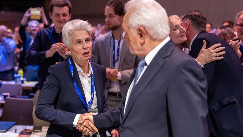 Kubicki gewinnt Kampfabstimmung um FDP-Vorsitz Wolfgang Kubicki siegt in Kampfabstimmung um den FDP-Vorsitz gegen Marie-Agnes Strack-Zimmermann.