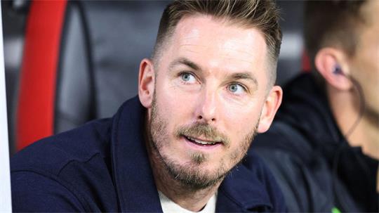 Wolfsburg-Coach Tobias Strobl nimmt seinen Torwart Timon Wellenreuther in Schutz: „Kein krasser Torwartfehler.“