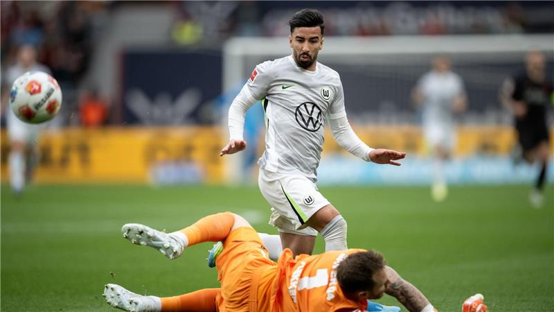 Vor Duell mit Real Madrid: Bayern dreht Spiel in Freiburg Wolfsburg und Leverkusen lieferten sich ein Torspektakel.