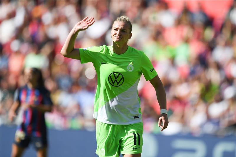 Popp-Einsatz im Top-Duell von Wolfsburg bei München offen Wolfsburgs Alexandra Popp reagiert bei einem Spiel.