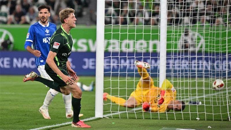 Erster Heimsieg seit Januar: Wolfsburg gewinnt 5:1 Wolfsburgs Doppel-Torschütze Alexander Bernhardsson.