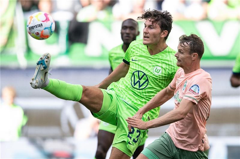 Wolfsburg mehrere Wochen durch Verletzung ohne Wind Wolfsburgs Jonas Wind (l) in Aktion.