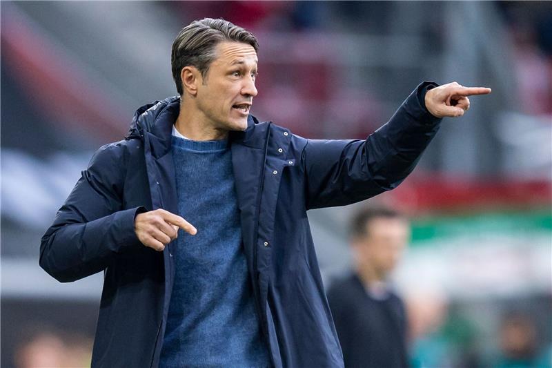 Kovac formt Wolfsburg nach seiner Idee Wolfsburgs Trainer Niko Kovac gestikuliert.