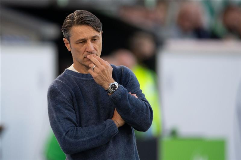 „Zwei Punkte zu wenig”: Aber Kovac lobt Entwicklung Wolfsburgs Trainer Niko Kovac gestikuliert.