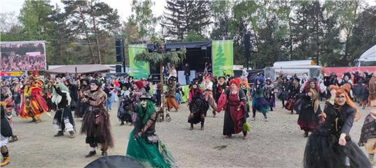 Wolfshäger Hexenbrut bei ihrer Showeinlage. Foto: Raksch