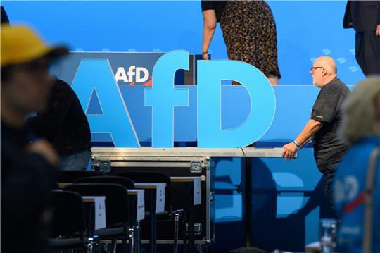 Wollen nach einer gerichtlichen Niederlage erneut gegen die Einstufung durch den Verfassungsschutz vorgehen: die Alternative für Deutschland.