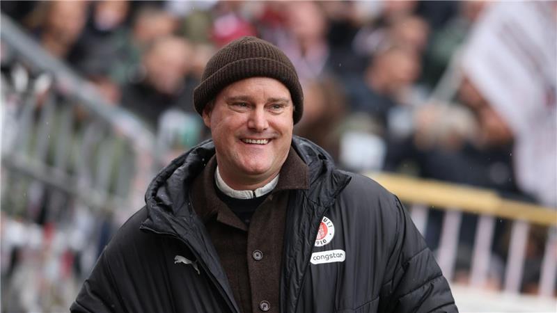 Wollte gern mit Trainer Alexander Blessin weitermachen: St. Pauli-Präsident Oke Göttlich.
