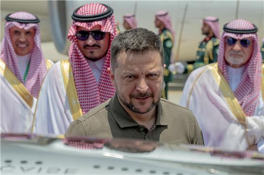 Wolodymyr Selenskyj, Präsident der Ukraine, trifft beim 32. Gipfel der Arabischen Liga in Jeddah ein.