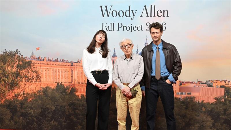 Woody Allen dreht in Madrid Woody Allen in Madrid an der Seite der Schauspielerin Alexi Wasser und des Schauspielers Peter Vives.