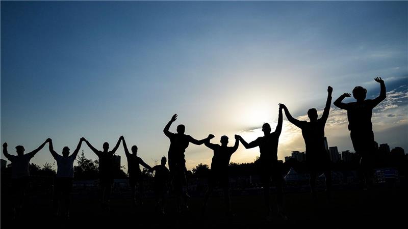 Bilder des Tages World Games 2025 - deutsche Spieler feiern nach gewonnenem Halbfinale im Faustball