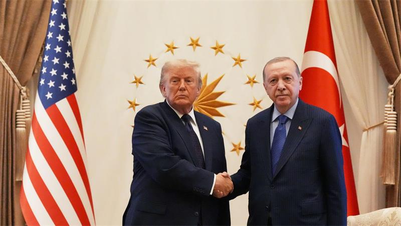 Wurde am Dienstagnachmittag vom türkischen Präsidenten Recep Tayyip Erdogan zum Gipfel begrüßt: US-Präsident Donald Trump.