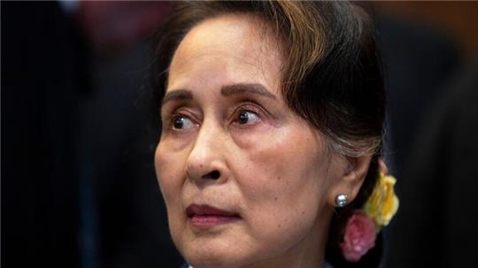 Wurde im April aus dem Gefängnis in der Hauptstadt Naypyidaw an einen anderen Ort verlegt: Aung San Suu Kyi.