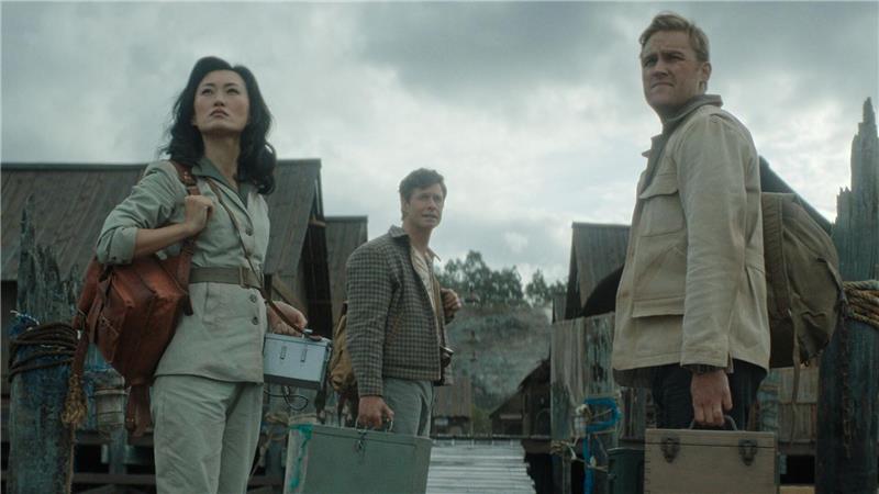 Neue Staffel von „Monarch“: Mehr Monster, mehr Emotionen Wyatt Russell spielt den jungen Lee Shaw, der in den 50er Jahren mit seinen Freunden die Ursprünge der Monster ergründet.