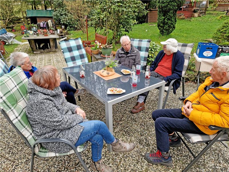 Altenauer Bürger wollen dem Herzweg Leben einhauchen XXL-Tennisschläger: Eine Arbeitsgruppe hat Pläne, wie der Tennisplatz mit einem Holzobjekt auf den Herzweg aufmerksam macht.