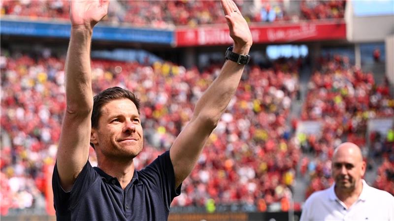 Die Rückkehr zu Real: Alonsos königlicher Auftrag Xabi Alonso kehrt Leverkusen den Rücken und will nun mit Real Madrid Titel holen.