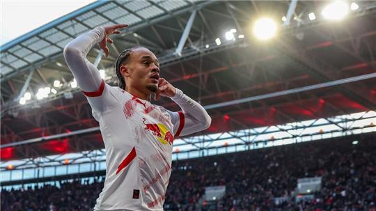 Xavi Simons jubelt nach seinem ersten Tor gegen Bremen.