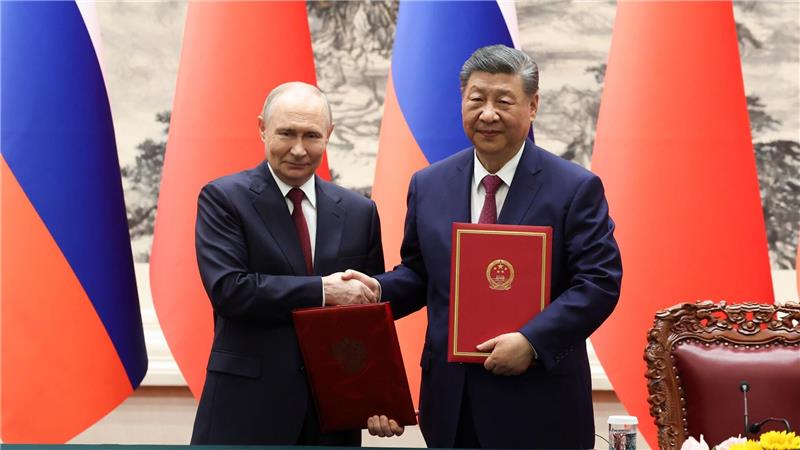 Xi und Putin unterzeichneten auch mehrere Dokumente. 