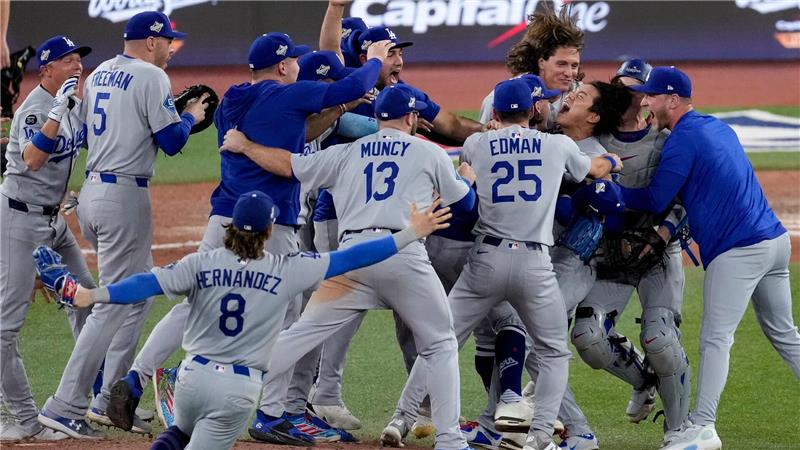 Yamamoto im Jubelkreis: Dodgers holen ersten World-Series-Titel seit 25 Jahren