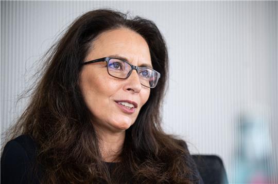 Yasmin Fahimi, Vorsitzende des Deutschen Gewerkschaftsbunds, fordert eine neue und verbindliche Verabredungskultur ein.