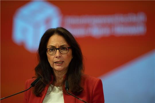 Yasmin Fahimi ist Vorsitzende des Deutschen Gewerkschaftsbundes.