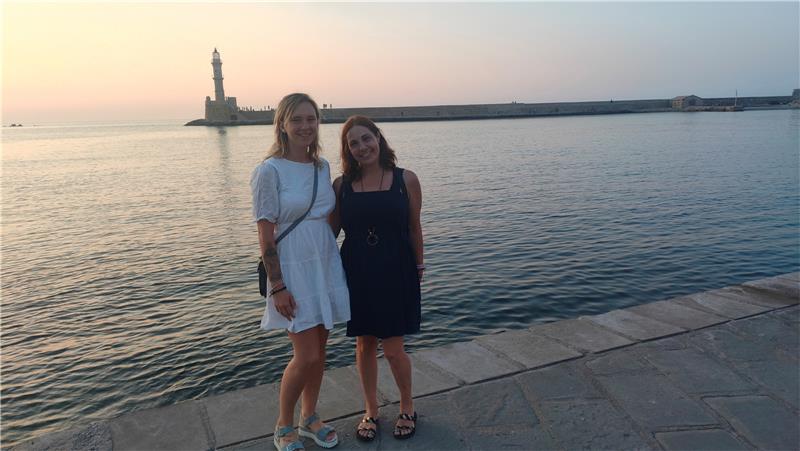 Blutspende: Bad Harzburgerin rettet einer Griechin das Leben Yasmin Wloch (l.) während ihres Besuchs auf Kreta gemeinsam mit Mary Apokoroniotaki, der sie vermutlich das Leben gerettet hat. Auch ein Gegenbesuch ist bereits geplant: Wenn Wloch im Mai ihren Verlobten heiratet, dann kommen die Griechen für mehrere Tage nach Deutschland. Foto: Privat
